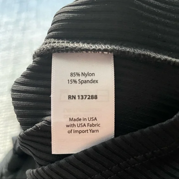 Year of Ours Black Ribbed Knit Long Sleeve Top Size Medium - Picture 4 of 6